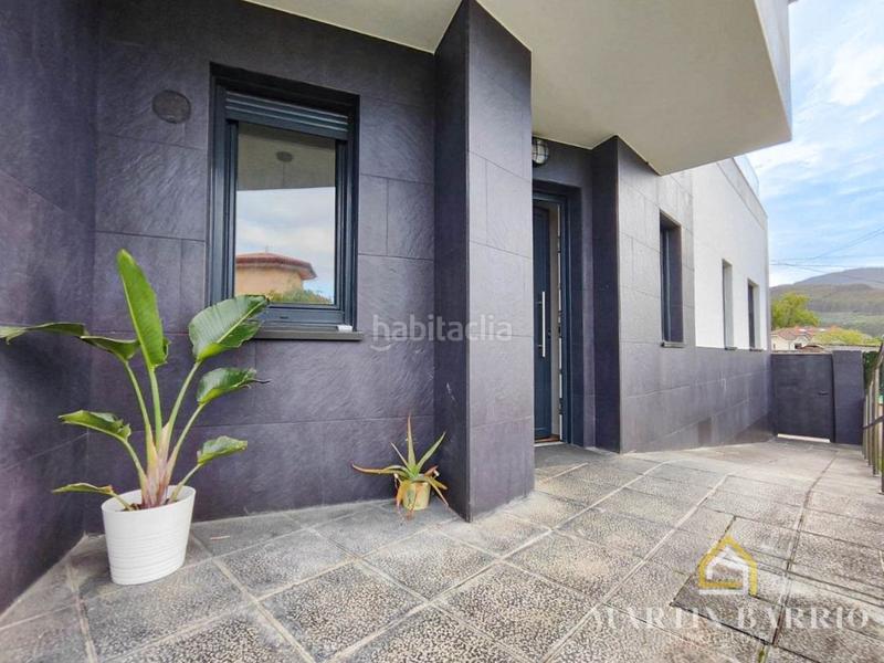 Foto 8f971d7d-a382-4531-8999-9b29f3be3d02. Casa amb calefacció aparcament piscina a Samano Castro - Urdiales
