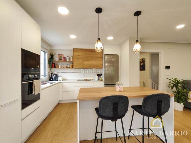 Foto cb3174cb-378e-4436-bb64-43a7638a8697. Casa amb calefacció aparcament piscina a Samano Castro - Urdiales