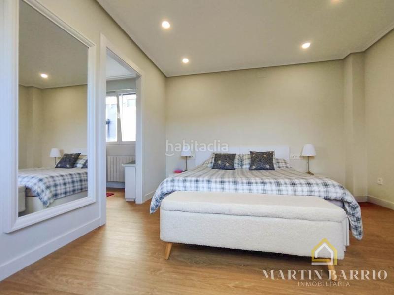 Foto ccaed9a4-f4ec-4758-bafb-c5a196c0784d. Casa amb calefacció aparcament piscina a Samano Castro - Urdiales