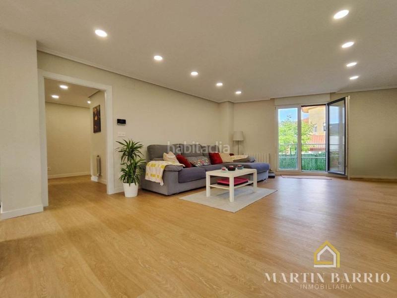 Foto d23428f9-423d-4091-a1ba-bce313a3b65c. Casa amb calefacció aparcament piscina a Samano Castro - Urdiales