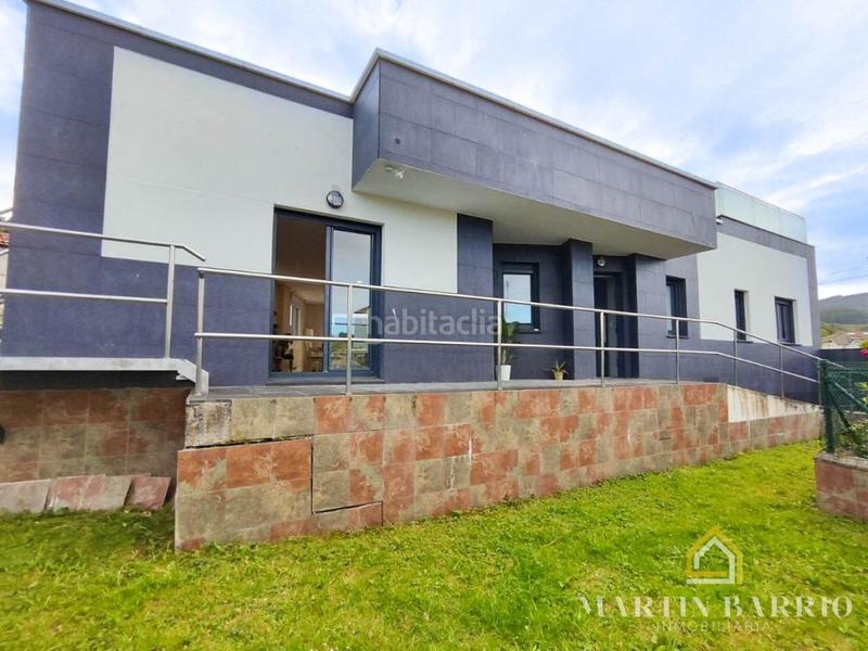 Foto d7ea7c3d-714a-490a-9a20-c74c20949a53. Casa amb calefacció aparcament piscina a Samano Castro - Urdiales