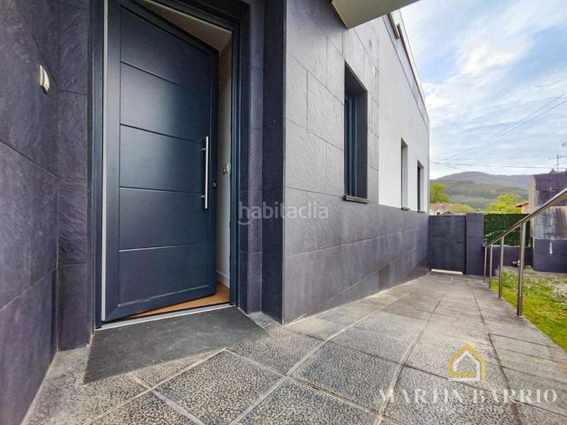 Foto fb6131fe-54fc-42d7-b730-849d375460ad. Casa amb calefacció aparcament piscina a Samano Castro - Urdiales