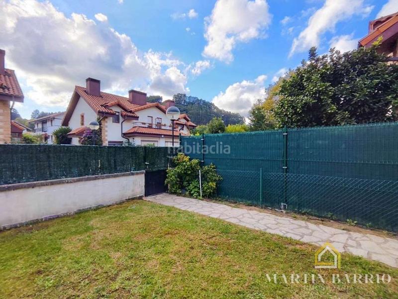 Foto 17648e70-c829-432b-b7a3-5090d120b270. Casa aparellada amb calefacció aparcament piscina a Castro - Urdiales