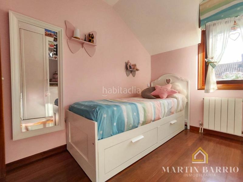 Foto 1ed56371-f635-4a3b-bd24-d8aa31868329. Casa aparellada amb calefacció aparcament piscina a Castro - Urdiales