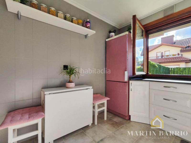 Foto 455b11b1-1400-483a-8338-f1614389b229. Casa aparellada amb calefacció aparcament piscina a Castro - Urdiales