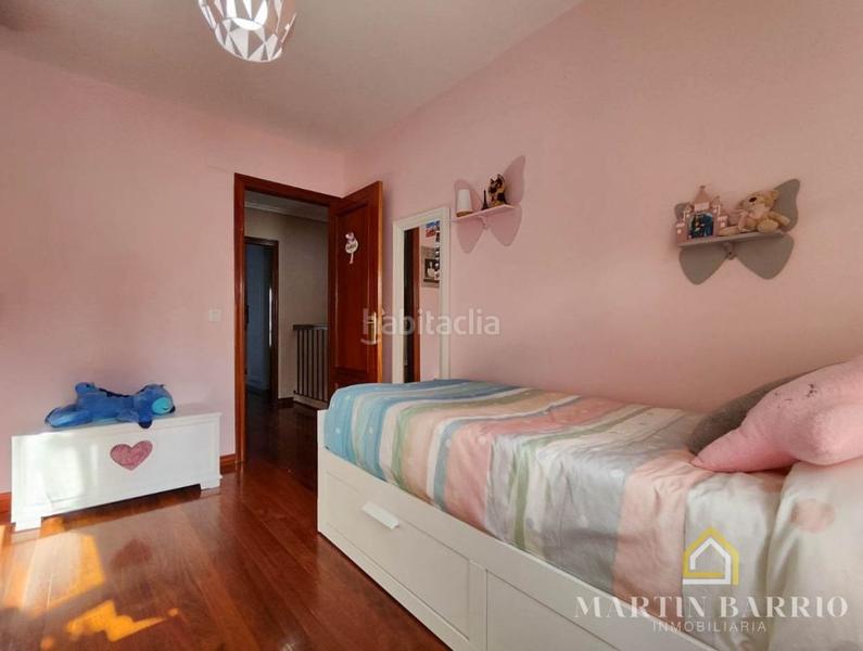 Foto 9a0cfe94-5642-4803-90d5-c924a22a6805. Casa aparellada amb calefacció aparcament piscina a Castro - Urdiales