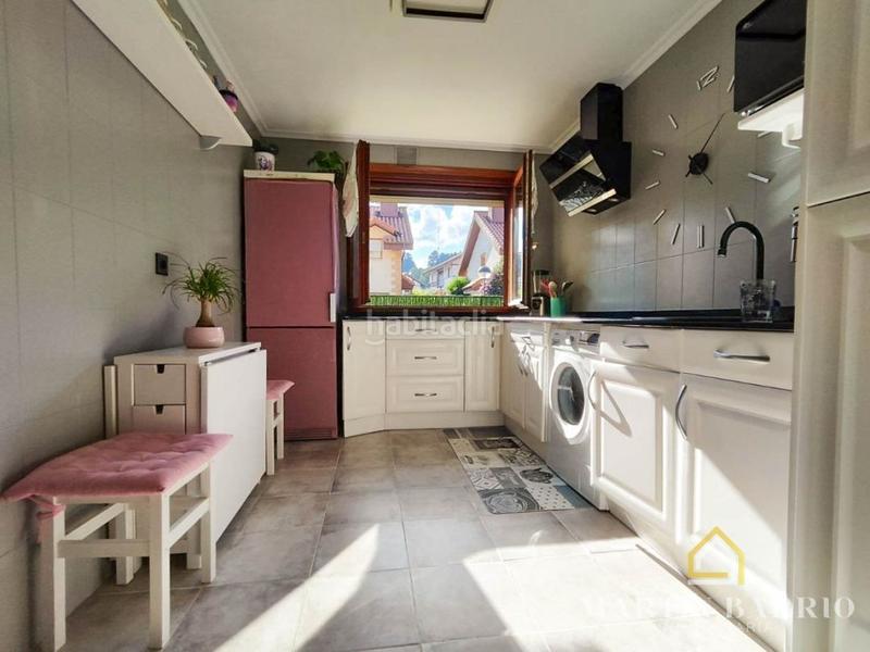 Foto cde82413-28d2-4976-99bd-4b884cc3167d. Casa aparellada amb calefacció aparcament piscina a Castro - Urdiales