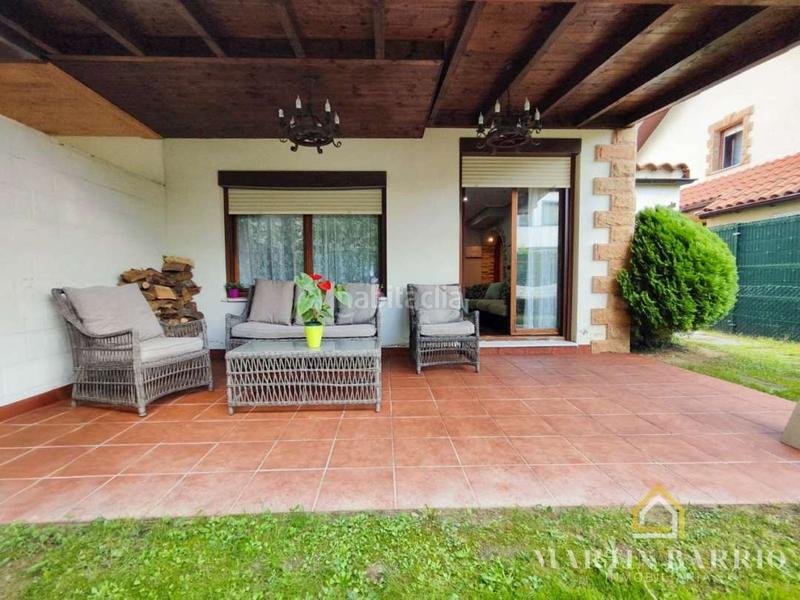 Foto d3c0a504-af62-41af-844e-2349078e2af4. Casa aparellada amb calefacció aparcament piscina a Castro - Urdiales
