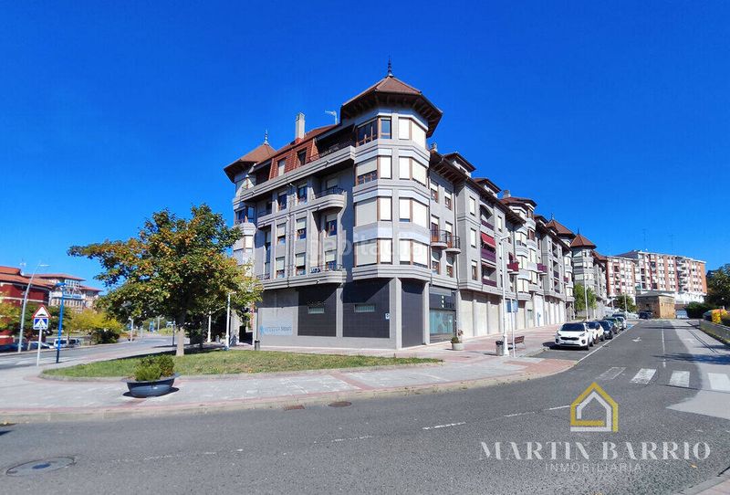 Foto c6a75a3e-30f8-412a-bed6-fc5cd1396471. Local comercial a Muskiz