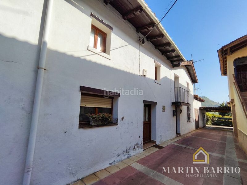 Foto bf903da7-ba10-47fa-b869-c80687f1f50c. Casa amb aparcament a Muskiz