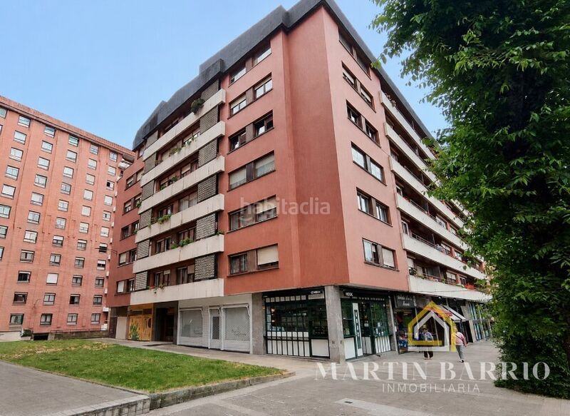 Foto bc025bbc-6eca-427e-86d3-2e874005815e. Pis amb calefacció aparcament a Ibarrekolanda Bilbao