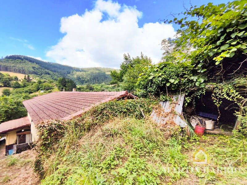Foto db6231b6-4f80-41bb-ab39-afe1c405d99e. Casa amb aparcament a Galdames