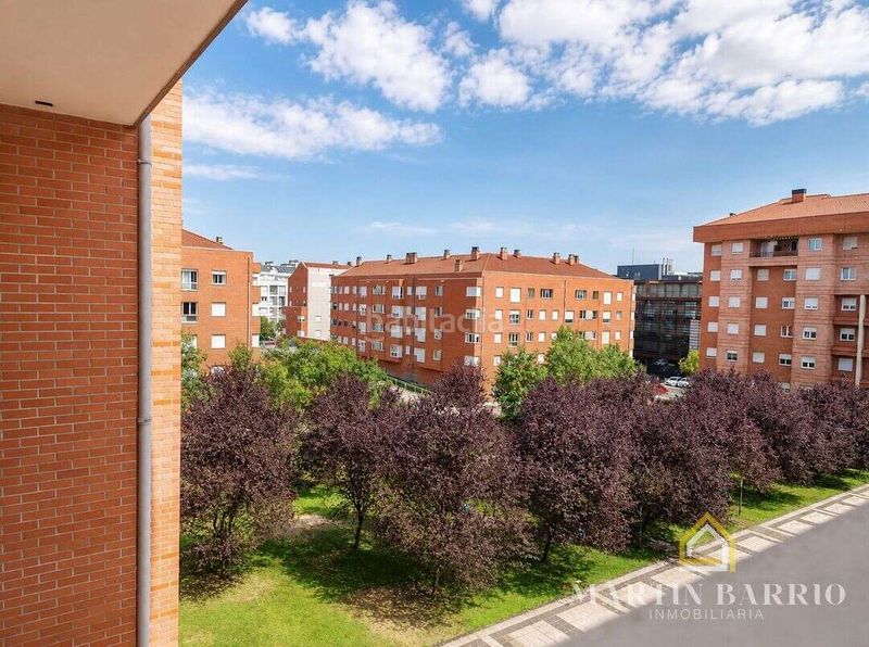 Foto f430f1e7-868a-43d7-ae27-aea34bf8672f. Pis amb calefacció aparcament a Lakua-Bizkarra Vitoria - Gasteiz