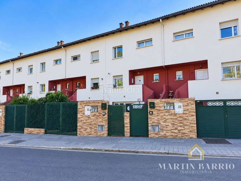 Foto d35beb73-69fd-444c-8568-2d79f0d00db4. Casa adossada amb calefacció aparcament a Muskiz