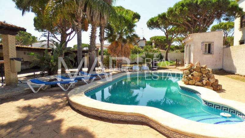 Foto 08231e35-296e-4ad4-bd40-65393c14300f. Chalet avec parking piscine dans La Barrosa Chiclana de la Frontera