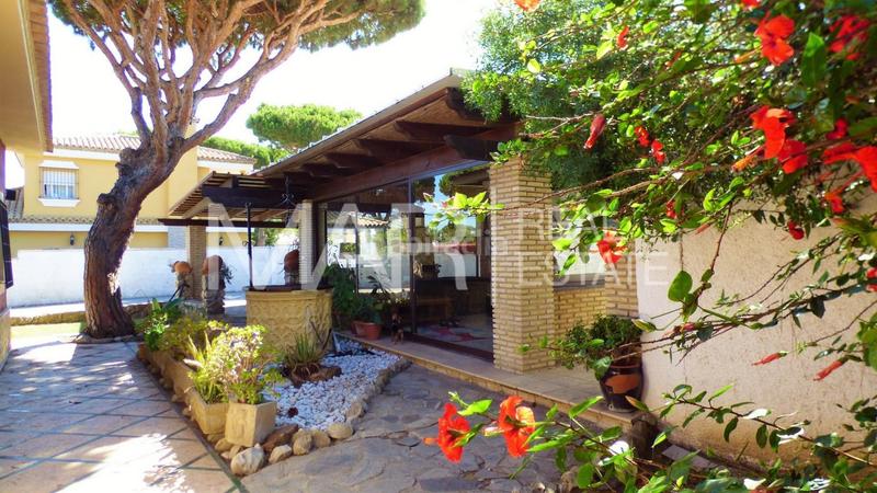 Foto 60da03ad-e810-4c70-b5cb-9ddfad609131. Chalet avec parking piscine dans La Barrosa Chiclana de la Frontera