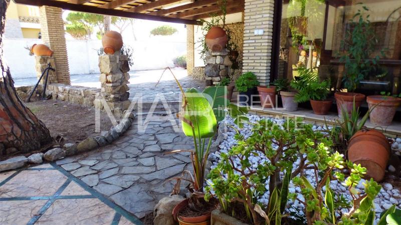 Foto 8536b371-8155-4677-b67c-663656a7167d. Chalet avec parking piscine dans La Barrosa Chiclana de la Frontera