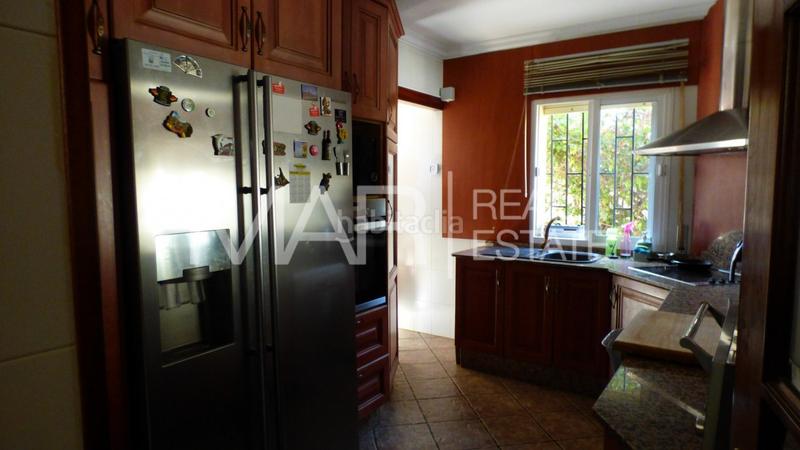 Foto 8bb4b0f9-a8bf-4952-8e48-ba3012f37b73. Chalet avec parking piscine dans La Barrosa Chiclana de la Frontera