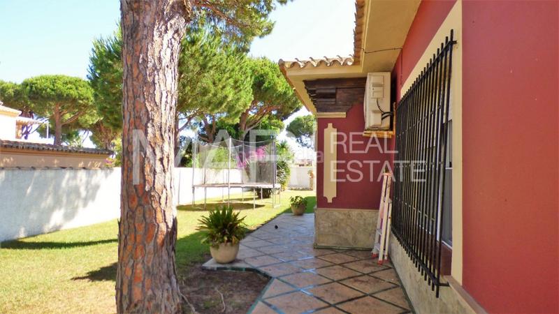 Foto b4728401-a5a9-4584-b7c6-3505de765097. Chalet avec parking piscine dans La Barrosa Chiclana de la Frontera