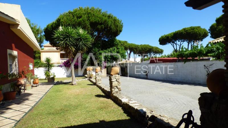 Foto f7339b36-1e32-4a6d-9200-54832bbab66b. Chalet avec parking piscine dans La Barrosa Chiclana de la Frontera