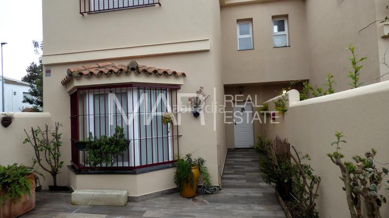 Foto 4755fabe-8fad-4683-88a6-e69d577ea255. Casa adossada amb calefacció a Núcleo urbano Chiclana de la Frontera