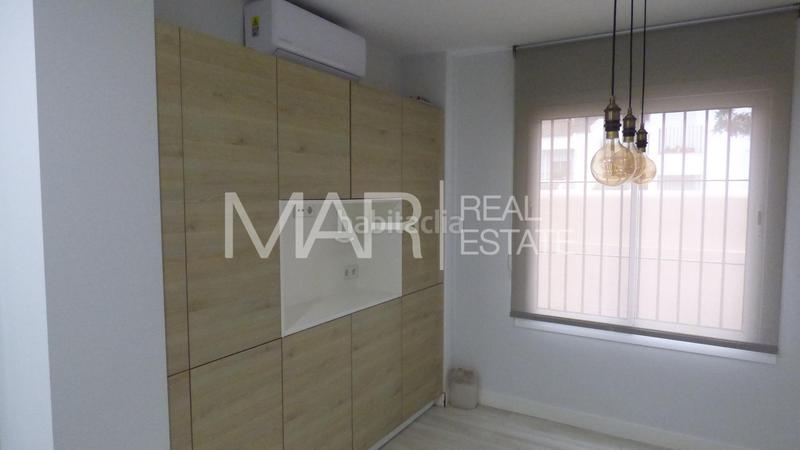 Foto 4b84d39a-b354-4328-8121-52b7fbc58bc7. Casa adossada amb calefacció a Núcleo urbano Chiclana de la Frontera