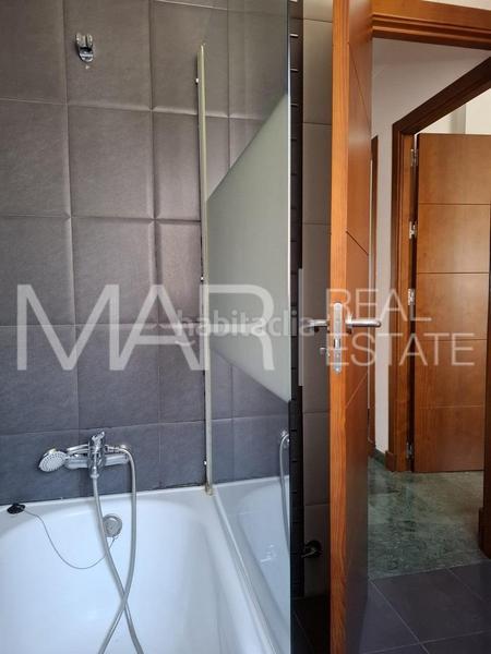 Foto 06765d1b-b37c-4954-bee3-d3b53a0e5a56. Zweistöckige wohnung mit parking in Núcleo urbano Chiclana de la Frontera