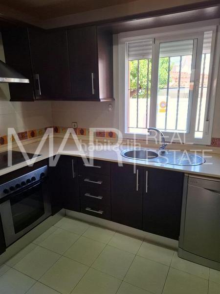 Foto 9e8e320f-f07d-4ea1-a6b8-e57490f76b0e. Zweistöckige wohnung mit parking in Núcleo urbano Chiclana de la Frontera