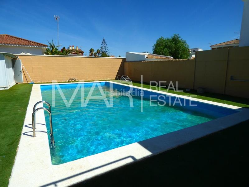 Foto 53aa4918-9abd-4adb-adcd-74e76431ef2e. Chalet mit parking in Los Gallos Chiclana de la Frontera