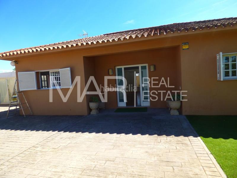 Foto 82fa26d1-5ee9-45b4-9a91-e74346c150c9. Chalet mit parking in Los Gallos Chiclana de la Frontera