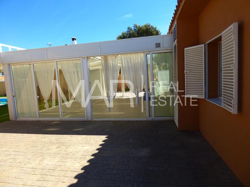 Foto 94ada28b-ff68-424a-bf39-eab4509d93cc. Chalet mit parking in Los Gallos Chiclana de la Frontera