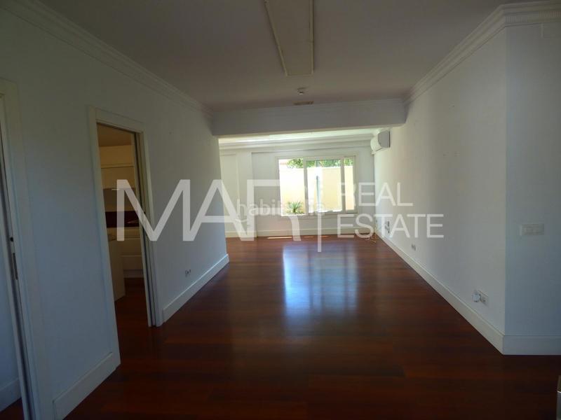 Foto fb1bc196-5b00-444a-b6f0-8a2f5e5d1c26. Chalet mit parking in Los Gallos Chiclana de la Frontera