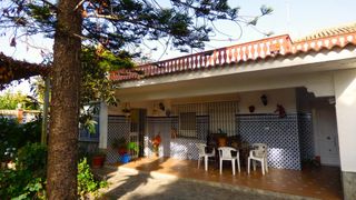 Chalet en Núcleo urbano. Parcela urbana en el campito