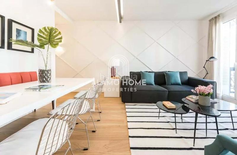 Foto fe46fdda-56fb-45d3-aba1-e9cfb53c5f30. Alquiler piso increíble piso de lujo de 3 habitaciones con increíbles vistas a la ciudad.se trata de un piso recién reformado, muy luminoso con en Madrid
