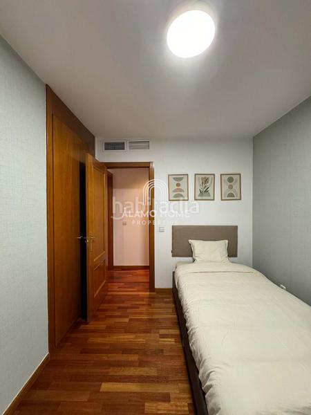 Foto 157a5e48-fb46-4a56-ac77-ec583edaea73. Miete etagenwohnung mit heizung pool in Sanchinarro Madrid