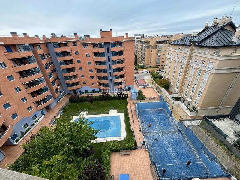 Foto 4092835f-290f-4dc9-9f66-29e91e131cba. Miete etagenwohnung mit heizung pool in Sanchinarro Madrid