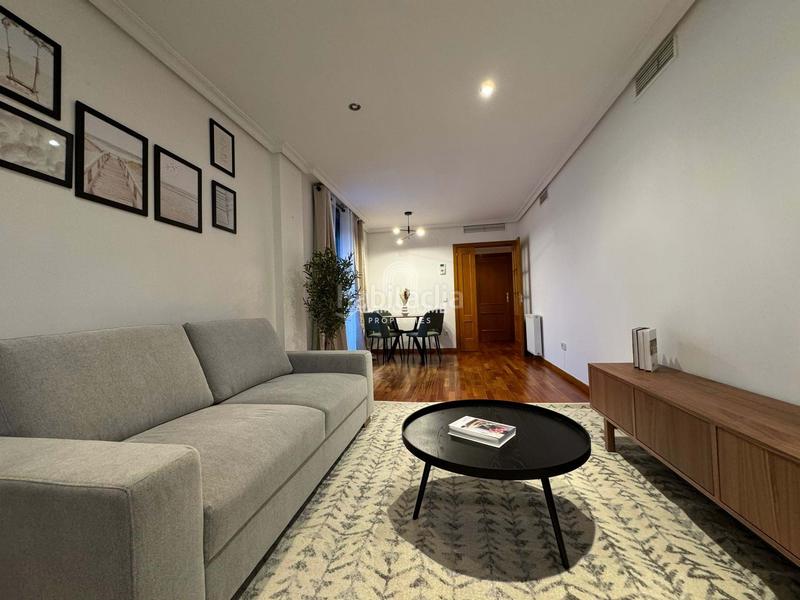 Foto 47009a16-6a69-4d0a-902b-a712a8ee2392. Miete etagenwohnung mit heizung pool in Sanchinarro Madrid