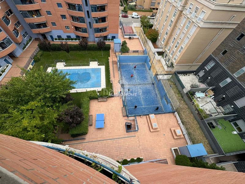 Foto 7635bd77-f73a-40a1-9d01-ce283f3c5f7a. Miete etagenwohnung mit heizung pool in Sanchinarro Madrid