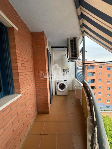 Foto 8cbe078f-edf1-48a9-9c5a-95744b581674. Miete etagenwohnung mit heizung pool in Sanchinarro Madrid