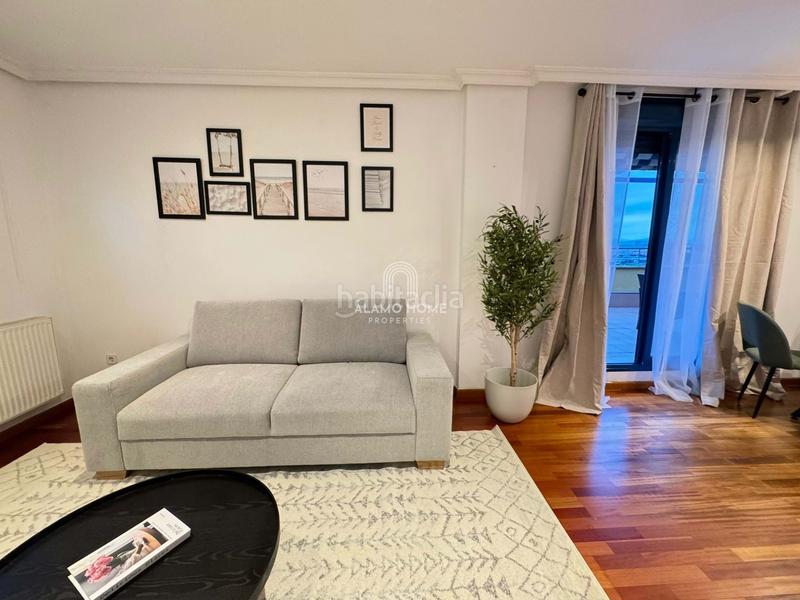 Foto afd992f8-9ca2-4296-b4a6-2f8a0a91e3d6. Miete etagenwohnung mit heizung pool in Sanchinarro Madrid