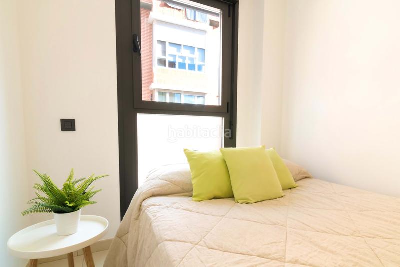 Foto ad743a85-72ee-4432-ad03-7d21a093b511. Alquiler piso en Valdeacederas Madrid