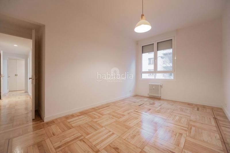 Foto a59bccd3-a34c-4c7f-a65d-8c8e15fcf90e. Rent flat with heating in El Viso Madrid