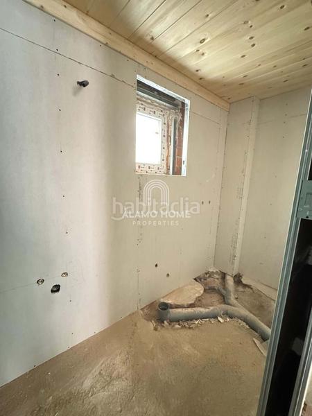 Foto 4f0e76fe-0dcf-4f90-a2bc-6d1917544a60. Zweistöckige wohnung mit heizung in Lucero Madrid