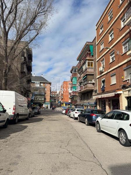 Foto d7ab39b0-a9bd-4b6c-a4ab-d09d6cdd02a7. Zweistöckige wohnung mit heizung in Lucero Madrid