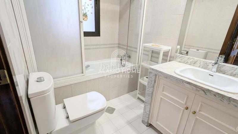 Foto 8043069a-dc20-4425-b058-d117eef919fa. Rent flat with heating parking pool in Canillas Madrid