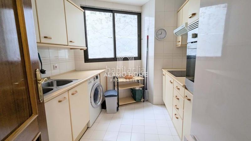 Foto be88eb05-b7d5-4963-beaf-95fcdc70851a. Rent flat with heating parking pool in Canillas Madrid