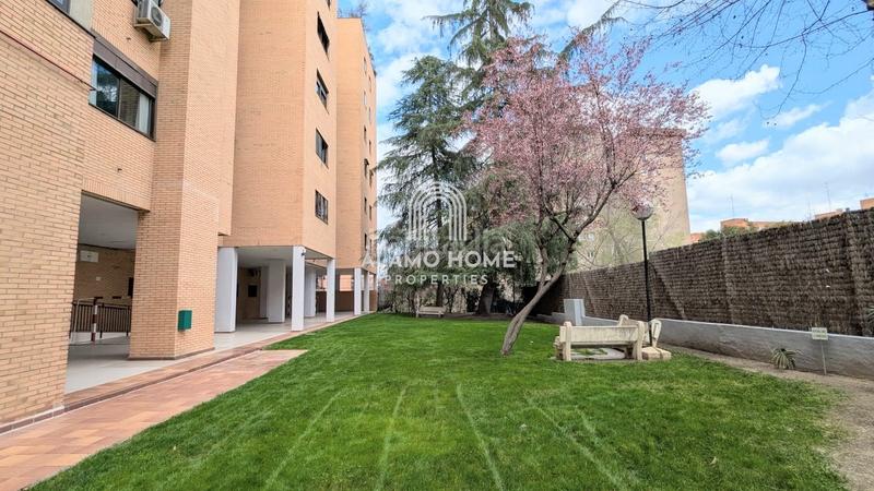 Foto 57a799a1-1b2f-431b-a598-be130b437a35. Lloguer pis amb calefacció aparcament piscina a Canillas Madrid