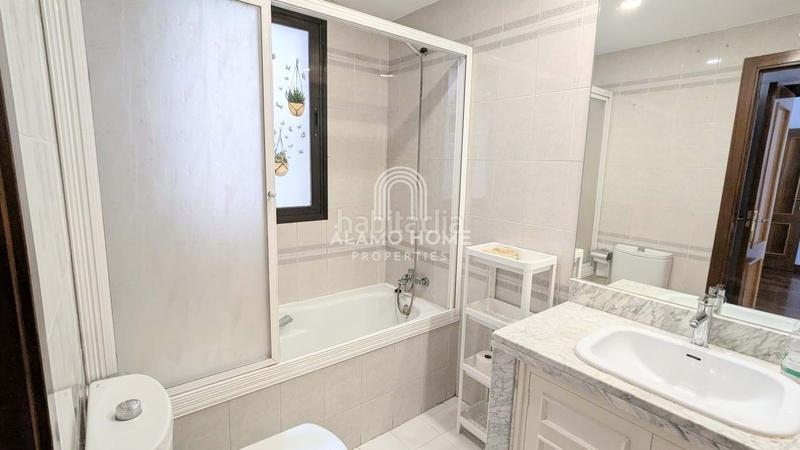 Foto ea768fd6-b772-4b88-947a-04b18d07bdf9. Lloguer pis amb calefacció aparcament piscina a Canillas Madrid