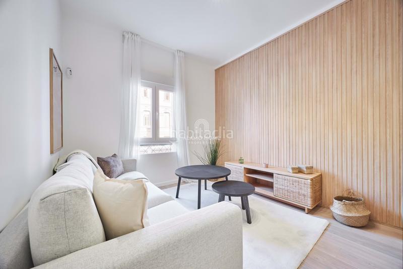 Foto 8df0f8e8-f990-4632-8d75-a484f9c40750. Alquiler piso en Adelfas Madrid