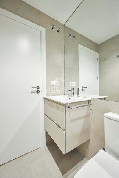 Foto fe6c38b2-55e9-4778-b854-f6da9716ab40. Alquiler piso en Adelfas Madrid